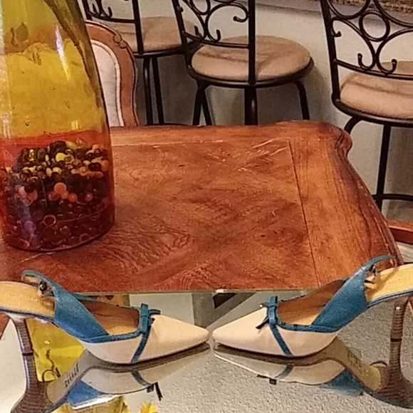 Shoes - Picture 4 of 4